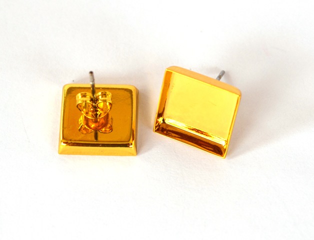 Náušnice - lôžka, tvar štvorec, zlatá farba, 12 mm - 1 pár + kovové motýliky