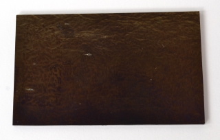 Sklo tmavo hnedé, iridizované, Bullseye 12 x 6 cm